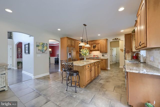 520 DUQUESNE RD, York, PA 17402