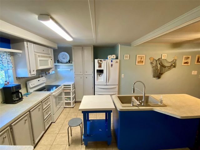 1228 Bahama Lane, Port Bolivar, TX 77650