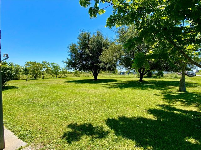 1228 Bahama Lane, Port Bolivar, TX 77650