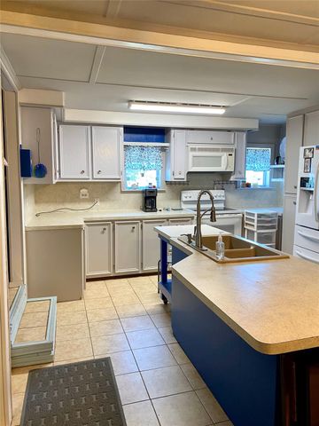 1228 Bahama Lane, Port Bolivar, TX 77650