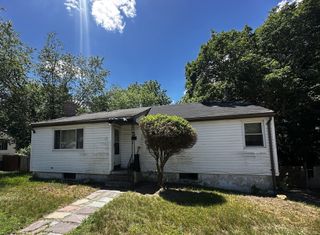 40 Cross St, Randolph, MA 02368