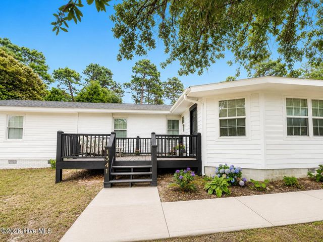 1341 Forest Lake Drive, Southport, NC 28461