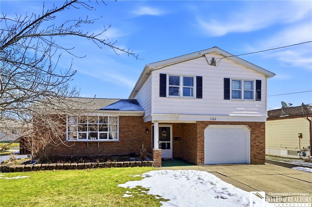 1369 99th Street, Niagara Falls, NY 14304