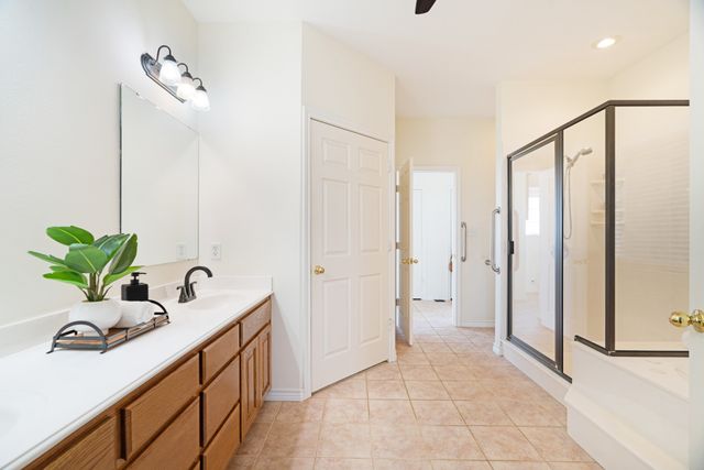 898 Farm Road 1700, Clarksville, TX 75426