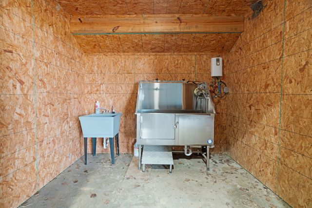 898 Farm Road 1700, Clarksville, TX 75426