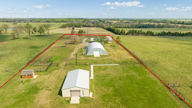 898 Farm Road 1700, Clarksville, TX 75426