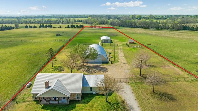 898 Farm Road 1700, Clarksville, TX 75426