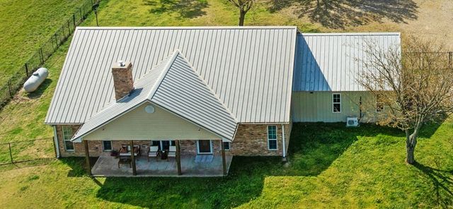 898 Farm Road 1700, Clarksville, TX 75426