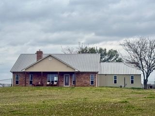 898 Farm Road 1700, Clarksville, TX 75426
