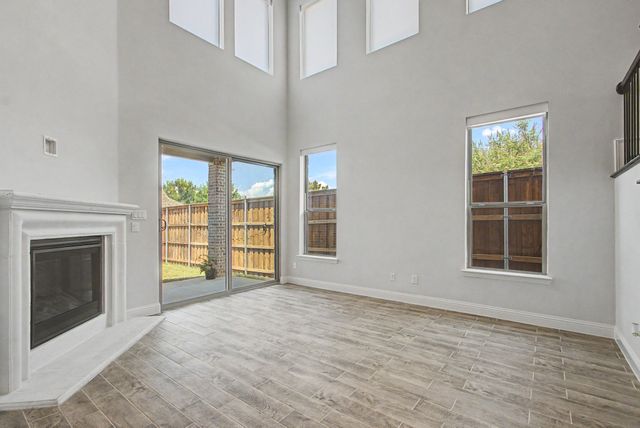 2208 N Royal Crecent Drive N, Flower Mound, TX 75028