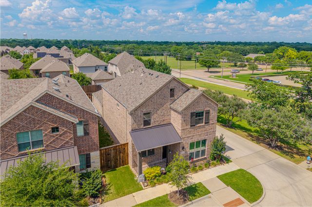 2208 N Royal Crecent Drive N, Flower Mound, TX 75028