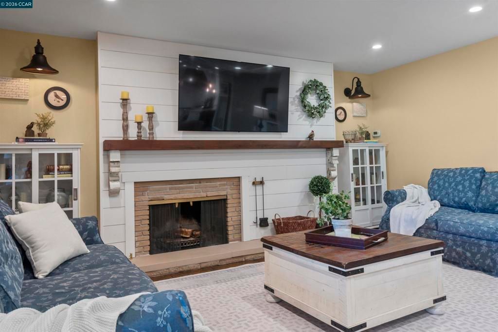 Image 23 of property listing at 1224 Davis Ave, Concord, CA 94518