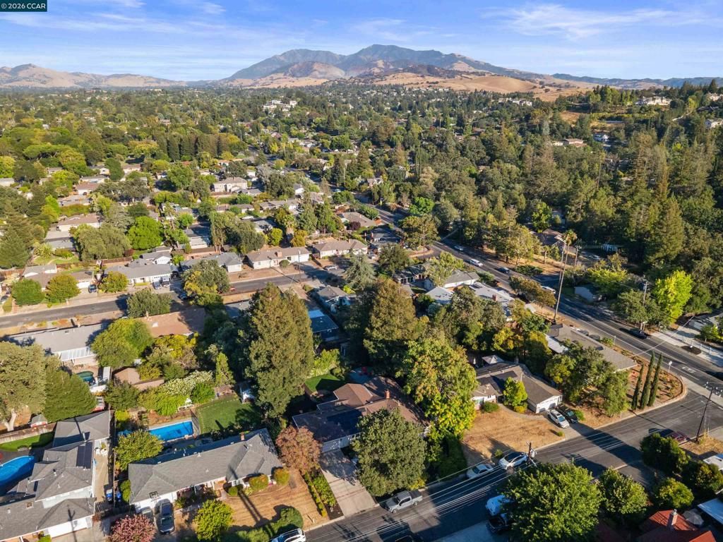 Image 8 of property listing at 1224 Davis Ave, Concord, CA 94518
