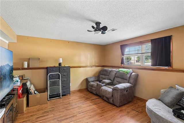 203 Broadmoor Drive, Raymore, MO 64083