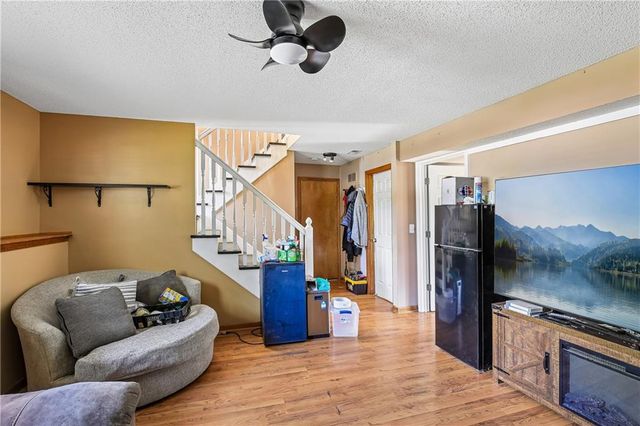 203 Broadmoor Drive, Raymore, MO 64083