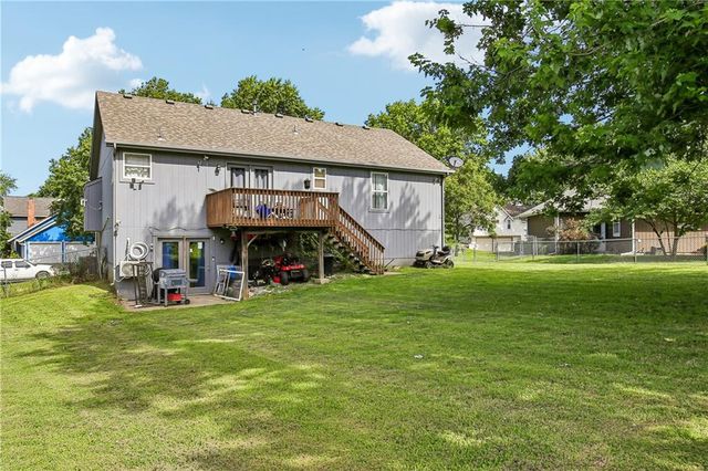 203 Broadmoor Drive, Raymore, MO 64083