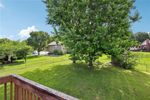 203 Broadmoor Drive, Raymore, MO 64083