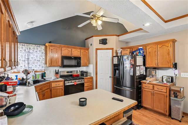 203 Broadmoor Drive, Raymore, MO 64083