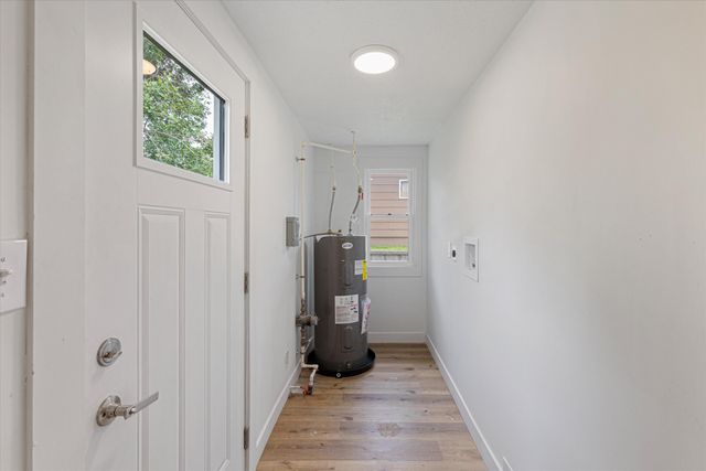 104 E FLORENCE Street, Crescent, IA 51526