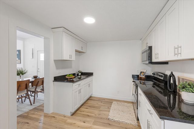 104 E FLORENCE Street, Crescent, IA 51526