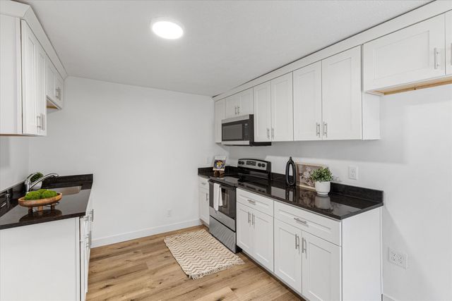 104 E FLORENCE Street, Crescent, IA 51526