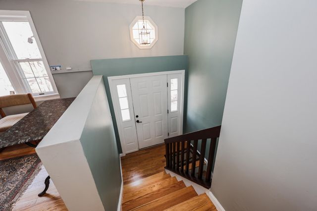 85 Taylor Street, Nashua, NH 03060