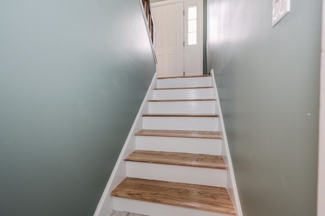 85 Taylor Street, Nashua, NH 03060