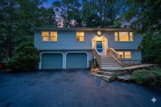 85 Taylor Street, Nashua, NH 03060