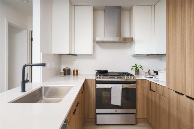 1905 Albury CV B, Austin, TX 78758