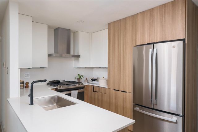 1905 Albury CV B, Austin, TX 78758