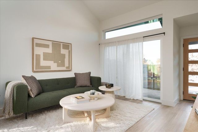 1905 Albury CV B, Austin, TX 78758