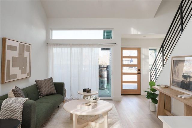 1905 Albury CV B, Austin, TX 78758