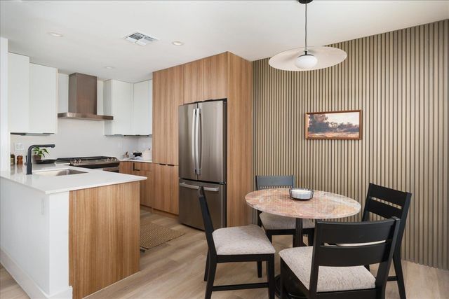 1905 Albury CV B, Austin, TX 78758