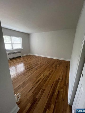 280-320 Oak Street 284D, Ridgewood, NJ 07450