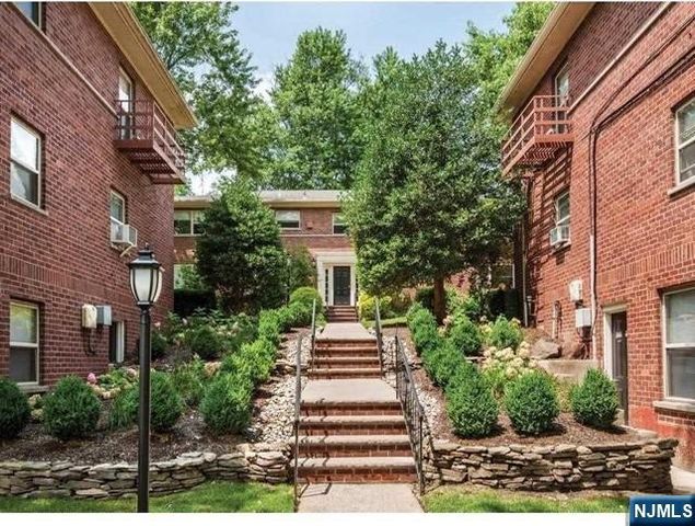 280-320 Oak Street 284D, Ridgewood, NJ 07450