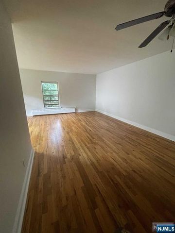 280-320 Oak Street 284D, Ridgewood, NJ 07450