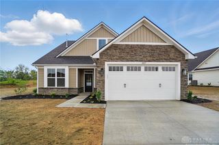 1507 Kingsgate, Springfield, OH 45502