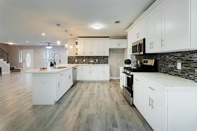 6214 Jadecrest Drive, Spring, TX 77389