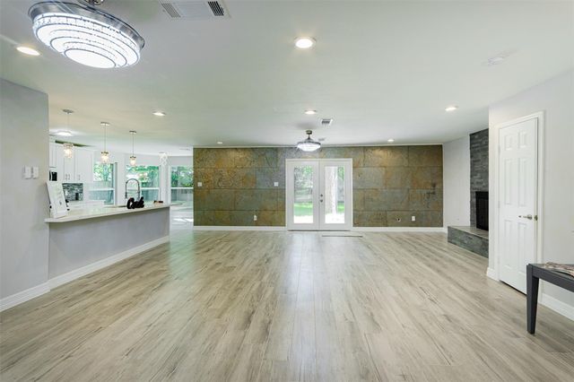 6214 Jadecrest Drive, Spring, TX 77389