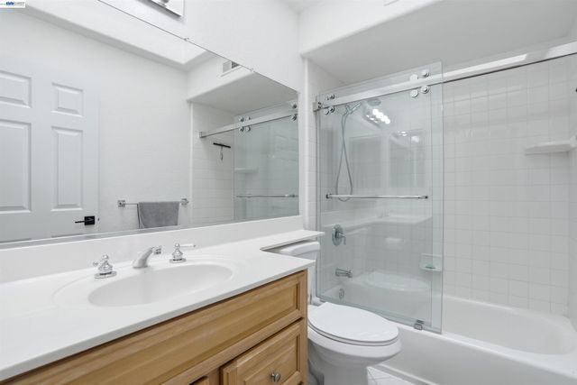 6635 Maple Dr, Dublin, CA 94568