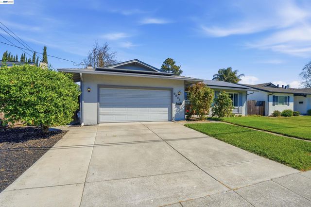 6635 Maple Dr, Dublin, CA 94568