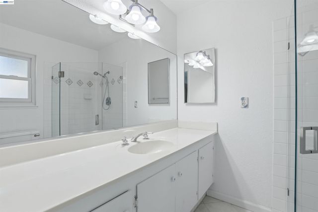 6635 Maple Dr, Dublin, CA 94568