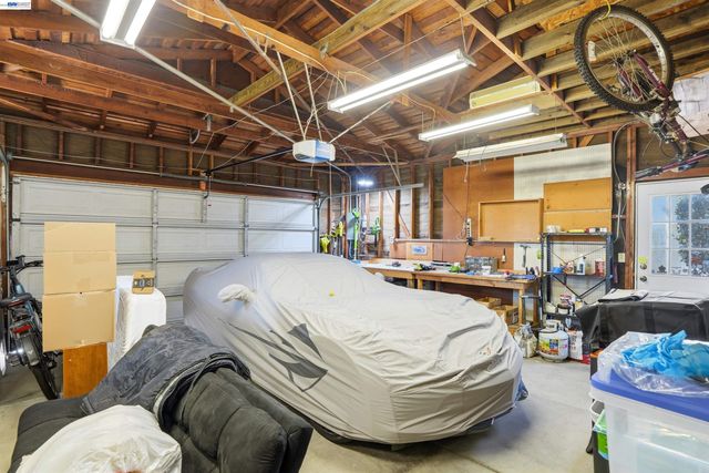 6635 Maple Dr, Dublin, CA 94568