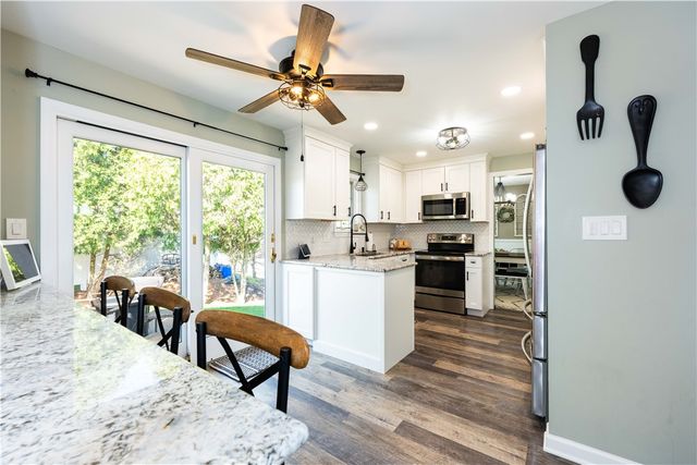 3049 Seminole Ct, Hampton, PA 15044