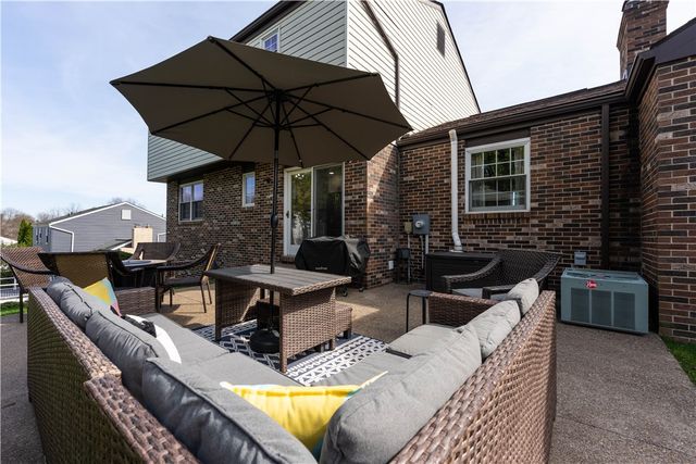 3049 Seminole Ct, Hampton, PA 15044