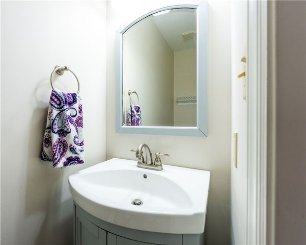 3049 Seminole Ct, Hampton, PA 15044