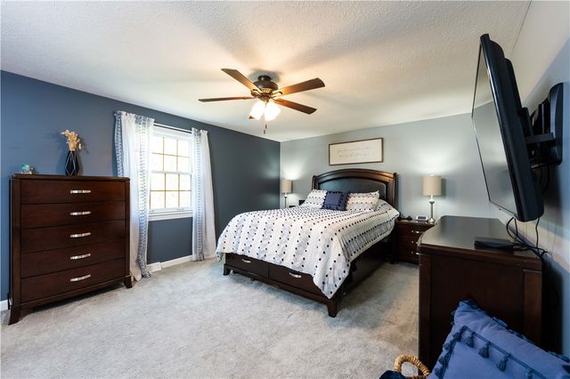 3049 Seminole Ct, Hampton, PA 15044