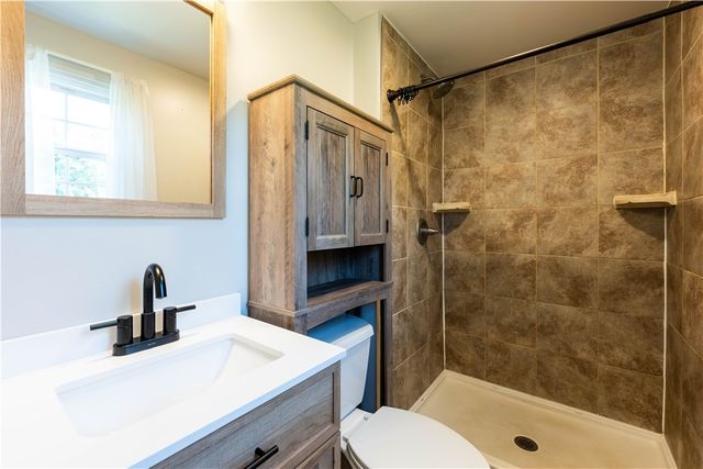 3049 Seminole Ct, Hampton, PA 15044