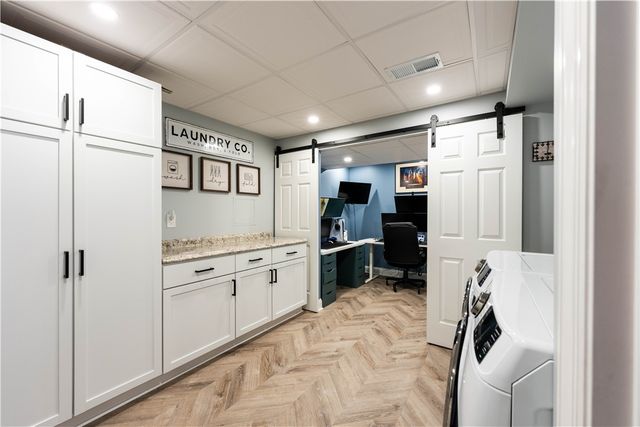 3049 Seminole Ct, Hampton, PA 15044