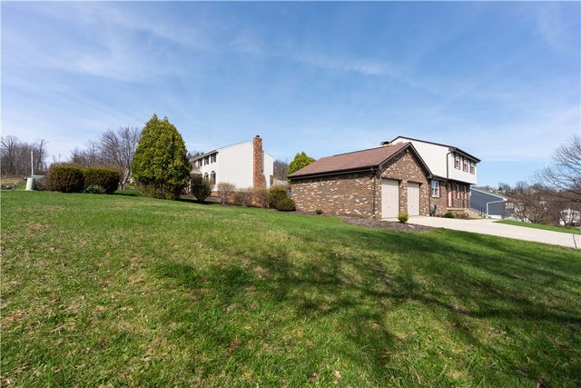 3049 Seminole Ct, Hampton, PA 15044